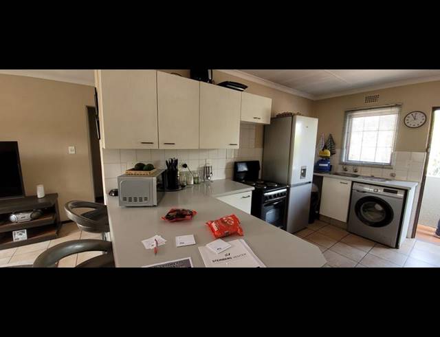 2 BEDROOM TOWNHOUSE FOR SALE IN VERWOERDPARK